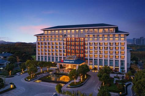 Wuxi marriott hotel lihu lake  AMENITIES