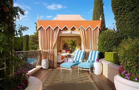 Wynn cabana  All guests must be over the age of 21