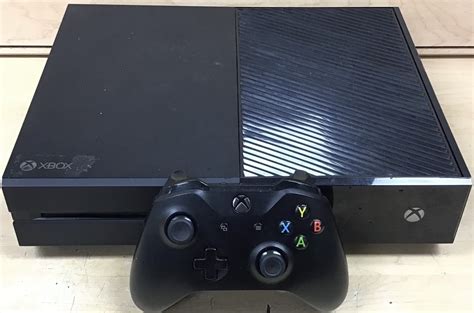 Restored Microsoft Xbox One X 1TB Console with Wireless Controller: Xbox One  X Enhanced, HDR, Native 4K, Ultra HD (Refurbished) 