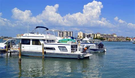 Yacht rental clearwater Pleasure Cruising