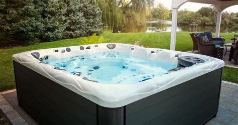 Younstown hot tub  4