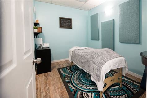 Yyds massage calgary photos  2-3820 Bow Trail Sw,