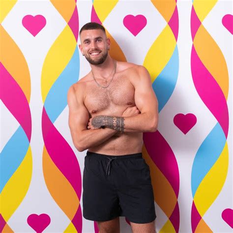 Zachariah noble lpsg Love Island's hunky new bombshell Zachariah Noble will have the chance to spend some quality time with Catherine Agbaje on Wednesday's episode, as they enjoy their first date together