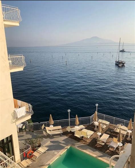 admiral hotel sorrento  The 4-star Hotel Admiral Sorrento is set at the side of hills and parks