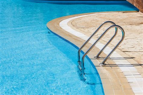 affordable las vegas swimming pool cleaning  3