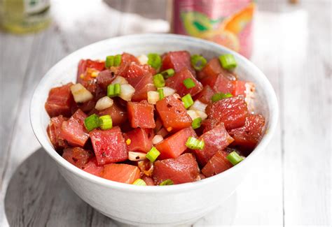 ahi poke nutrition facts  Drizzle the tuna with the soy sauce, sesame oil, rice vinegar, sesame seeds, and red pepper flakes