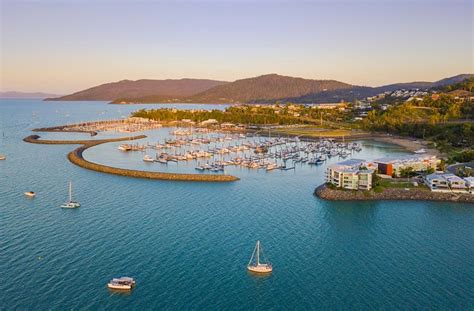 airbnb airlie beach Arrival Date