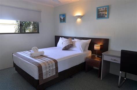 alatai holiday apartments Perfectly located in the heart of the Darwin CBD the Alatai Holiday Apartments offer a range of affordable studio and 2 bedroom apartment accomodation with an interior design that reflects Darwin's tropical life style