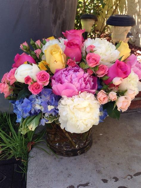 allen's flower market  We offer a wide variety of flowers including; long stem roses,