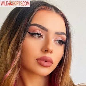 angelmelly leaked  FartsAustralian girl Lara Rose well-known as Laararosee, She a tiktok, instagram and influencer star