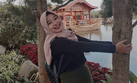 annisa rahmawati viral  pembawa acara