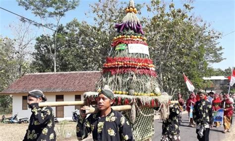 apa kang diarani tradisi rasulan  siam