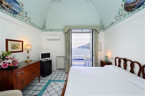 aparthotel amalfi coast  The coast is a very popular honeymoon destination for celebrities