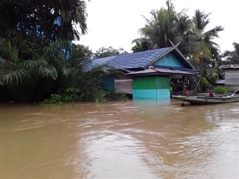 arti mimpi rumah kebanjiran Arti mimpi yang ini bisa menandakan akan terjadi suatu kejadian yang buruk dalam hidup Anda