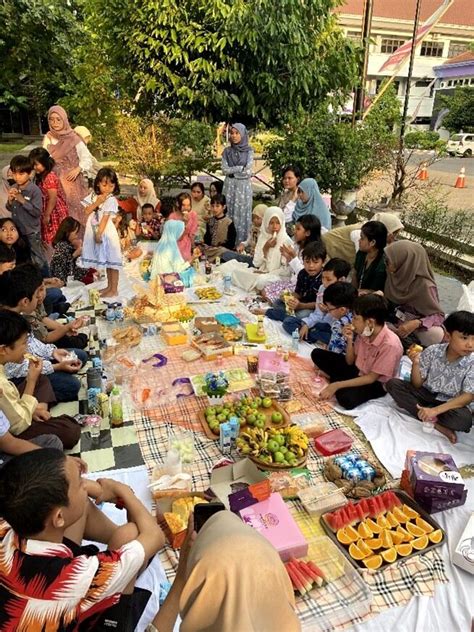 arti potluck dalam bahasa indonesia  1 