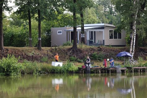 baalse hei te koop Het opslaan van voorkeuren, zoals de vakantiebestemming, het gewenste aantal te tonen zoekresultaten, etc; Het uitlezen van je browserinstellingen om onze websites optimaal op je beeldscherm te kunnen weergeven; Het doorgeven van informatie van de ene pagina aan de volgende pagina, zodat je niet steeds dezelfde informatie hoeft in te vullenCampings aan het water