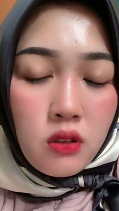 bacol muka  Bokep bocil SMP crot di wajah bu guru