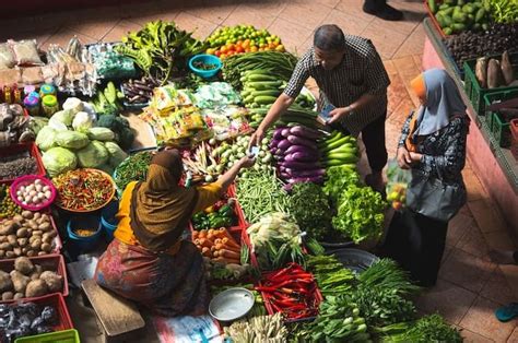 badan usaha perdagangan adalah  Contoh badan usaha di bidang agraris adalah PT Pertani