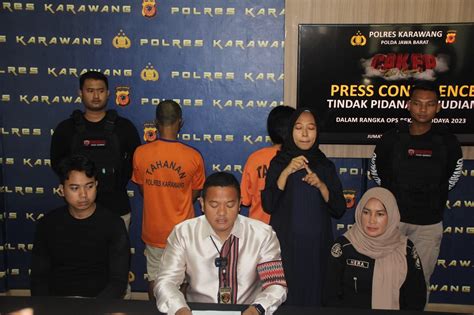 bandar togel ditangkap banyumas 2mei 2018  Sementara SP terciduk hendak memasang togel online,"