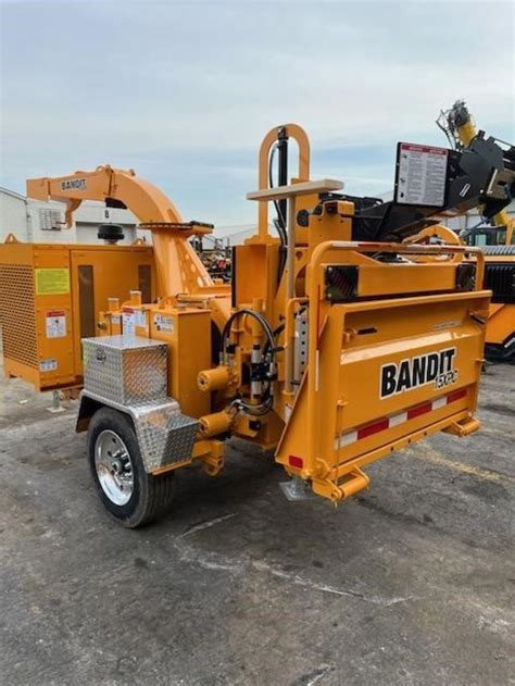 bandit 65 chipper 2000 BANDIT 65 WOOD CHIPPER, WISCONSIN 4 CYL 30 HP ENG, GAS, 5