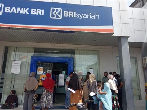 bank bri kcp driyorejo  (031)7508240