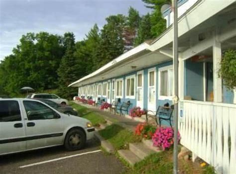 baraga mi hotel 50 mi from Baraga Lakeside Inn