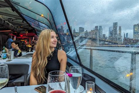 bateaux new york dinner cruise groupon m