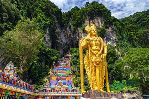 batu caves weather now  Kuala Lumpur day trip: Made up of a series of caves and temples, the Batu Caves are a quick 20-minute drive from central Kuala Lumpur