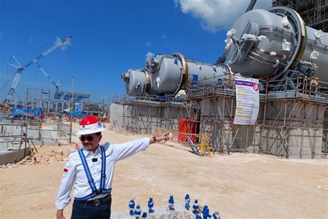 batu freeport Presiden Joko Widodo menghadiri peletakan batu pertama (groundbreaking) pembangunan Smelter PT Freeport Indonesia (PTFI) di Gresik (dok: PTFI) Menteri Energi dan Sumber Daya Mineral (ESDM) Arifin Tasrif mengunjungi proyek smelter PT Freeport Indonesia (PTFI) di Kawasan Ekonomi Khusus (KEK) JIIPE, Gresik, Jawa Timur pada