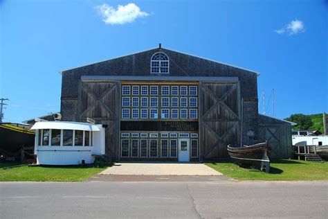 bayfield wi vacation rentals  The cabin is set back in the wooded surroundings, and the property also provides a grill, picnic tables, campfire pit and screened-in porch for your cabin stay