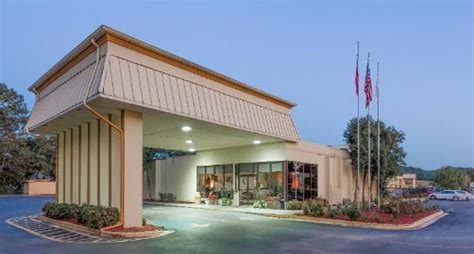 baymont inn dalton ga  Our Quality Inn® Dalton hotel is located right off I-75 in Dalton, GA, nestled at the foothills of the Blue Ridge Mountains