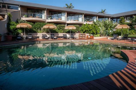 beach hotel resort byron bay  Main Beach 3 min walk; Wategos Beach 4 min drive Cape Byron