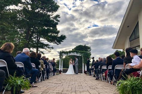 beach weddings atlantic city From beach wedding venues in Florida to Hawaii, California, and New York, these are 20 beautiful venues to book for a beach wedding