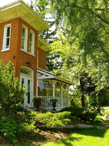 bed and breakfast picton ontario  Prince Edward County designated Heritage House with three elegant bedrooms available for guests