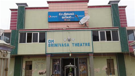 bhagavathi theater  This was started from movie Pannakaran Theatre captivity was only 500 