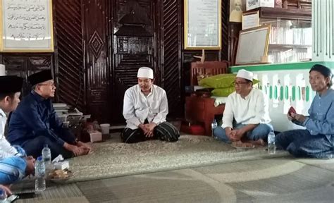 biaya pondok pesantren wali songo Setahun kemudian beliau melanjutkan studi di Kulliyatul Mu’allimin Al