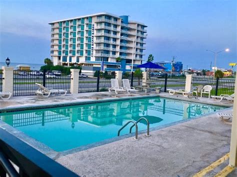 biloxi beach hotel reviews  Well-known for its proximity to great restaurants, Legacy Tower By Biloxi Beach