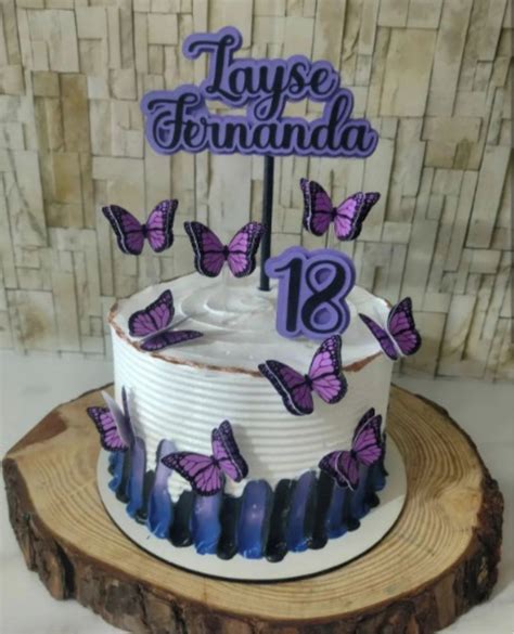 bolo roxo com borboletas  R$ 39,90