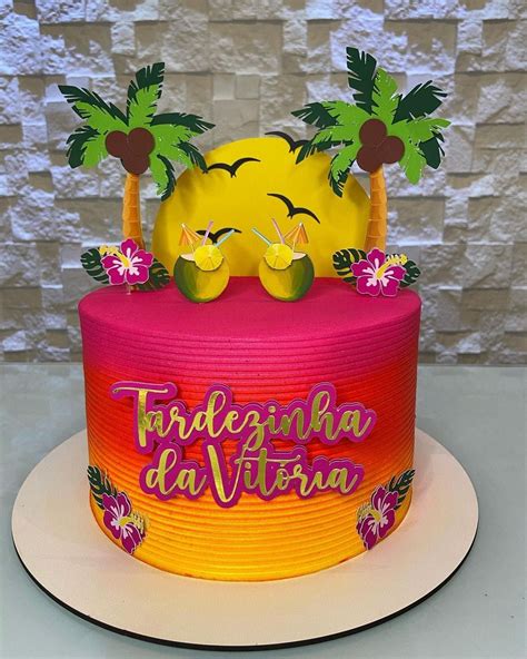 bolo tardezinha feminino 2 andares  Depois de ter conferido algumas incríveis ideias de decoração Pool Party feminino simples e de decoração Pool Party masculino simples para usarem festas de adulto e infantil, é hora depensar no bolo em si, que é um dos protagonistas da festa