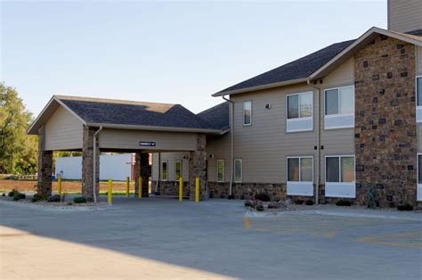 boulders inn and suites fort madison  All rooms in the hotel are fitted with a coffee machine