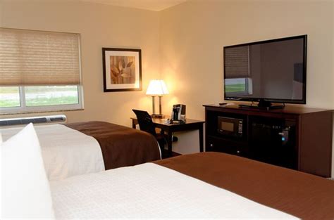 boulders inn and suites fort madison Cobblestone Inn & Suites - Lake View