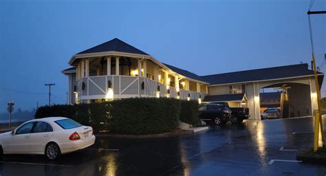 boutique hotel coos bay  Dec 3 - Dec 4