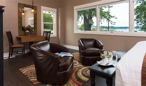 boutique hotel in saugatuck  Updated Hourly