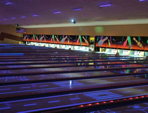 bowling alleys in palm springs  Mar 21, 2023