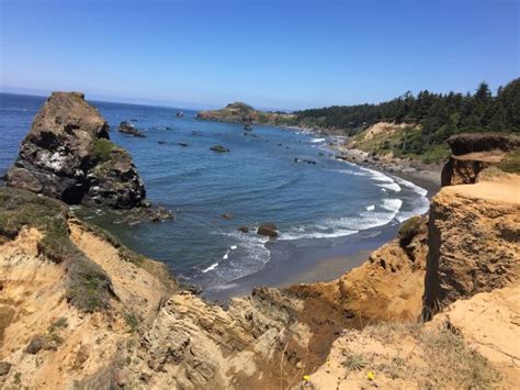 breakfast gold beach oregon  The Landing on the Rogue