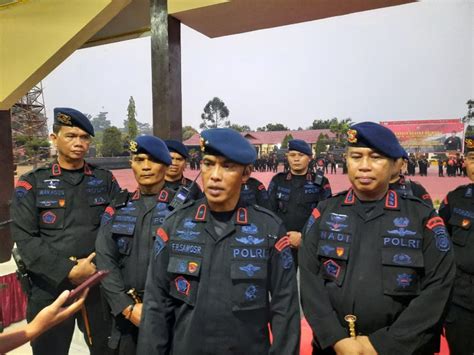 brimob jambi Berita dan foto terbaru Brimob - 2 Anggota Brimob Polda Lampung Diduga Suplai Amunisi ke Terduga TerorisDiketahui, anggota Brimob asal Jambi itu berdinas di Jakarta sebagai ajudan pejabat Polri