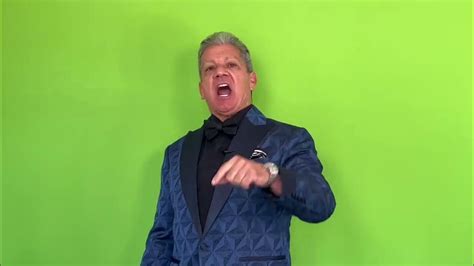 bruce buffer parfum  After ringing the doorbell twice, Yarl was