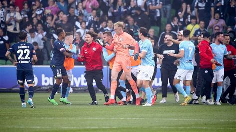 bucket man melbourne victory Daniel Arzani ( Persian: دانیال ارزانی; born 4 January 1999) is a professional footballer who plays as an attacking midfielder and winger for A-League Men club Melbourne Victory