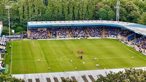 bury fc attendances  In the 1999-2000 season, Bury had a disappointing campaign after relegation from the second tier of English football the previous season which at one stage saw manager Warnock resigning from his role on 2 December to take over as Sheffield United manager