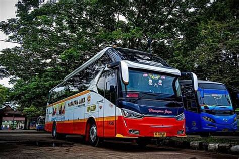 bus jakarta madiun 00 WIB